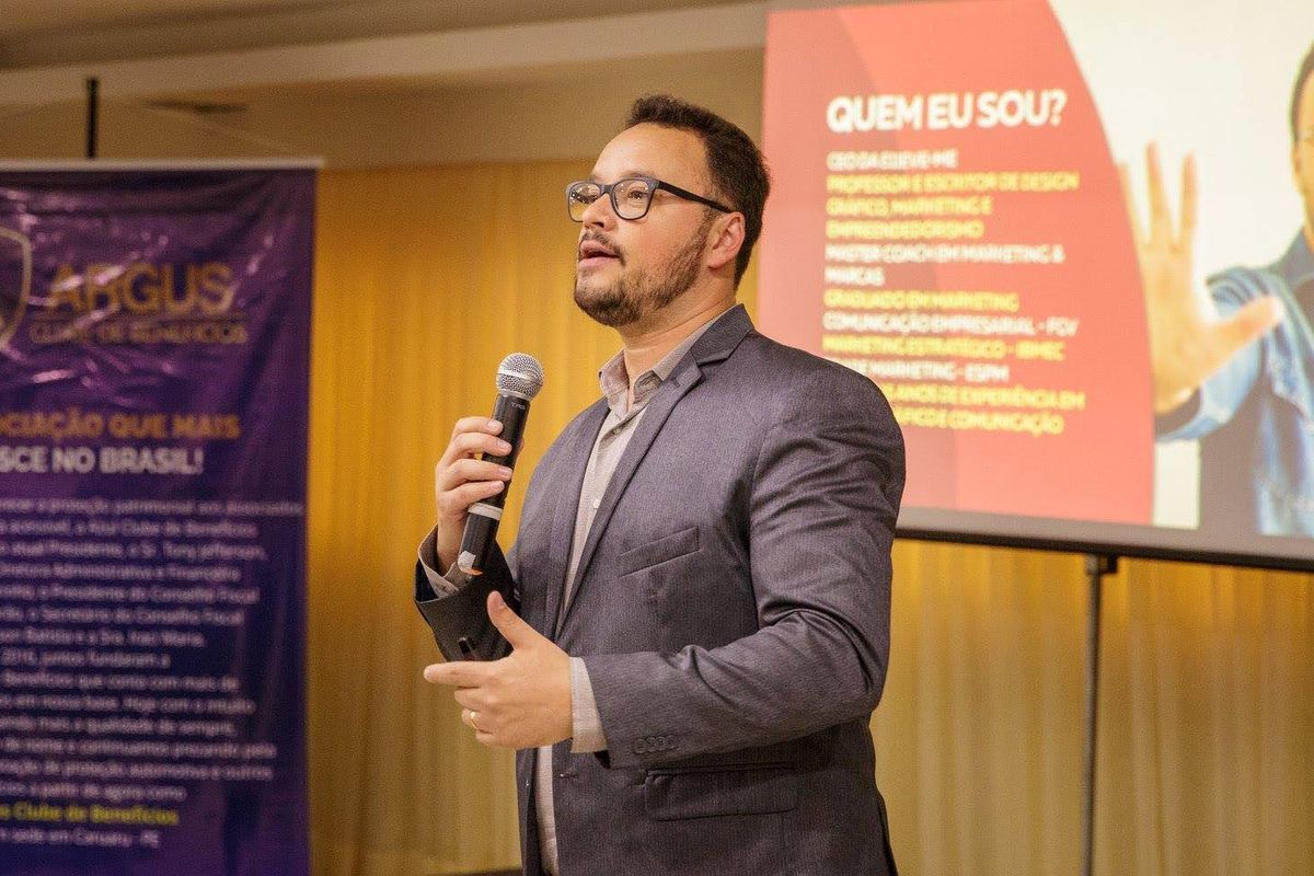 Eder Bessa em palestra para os associados da Argus Clube de Benefícios